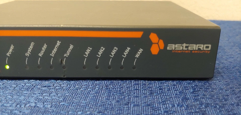 Lote de 5 dispositivos de seguridad de red Ethernet remotos Astaro RED 10 Rev 2 12V 1000mA Foto 4 de 4