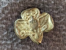 Vintage 1960's Gold Tone GIRL SCOUT Trefoil Lapel Uniform Pin