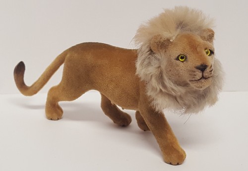 Vtg Lion Flocked Plastic Figure Fuzzy Zoo Safari King of Beasts Rabbit Fur Mane - Picture 1 of 20