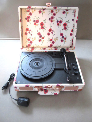 Crosley Cruiser Deluxe Portable 3 Speed Bluetooth Record Player CR8005U-020A
