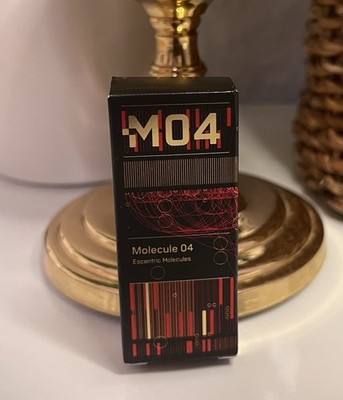 2ml Eccentric Molecules M04