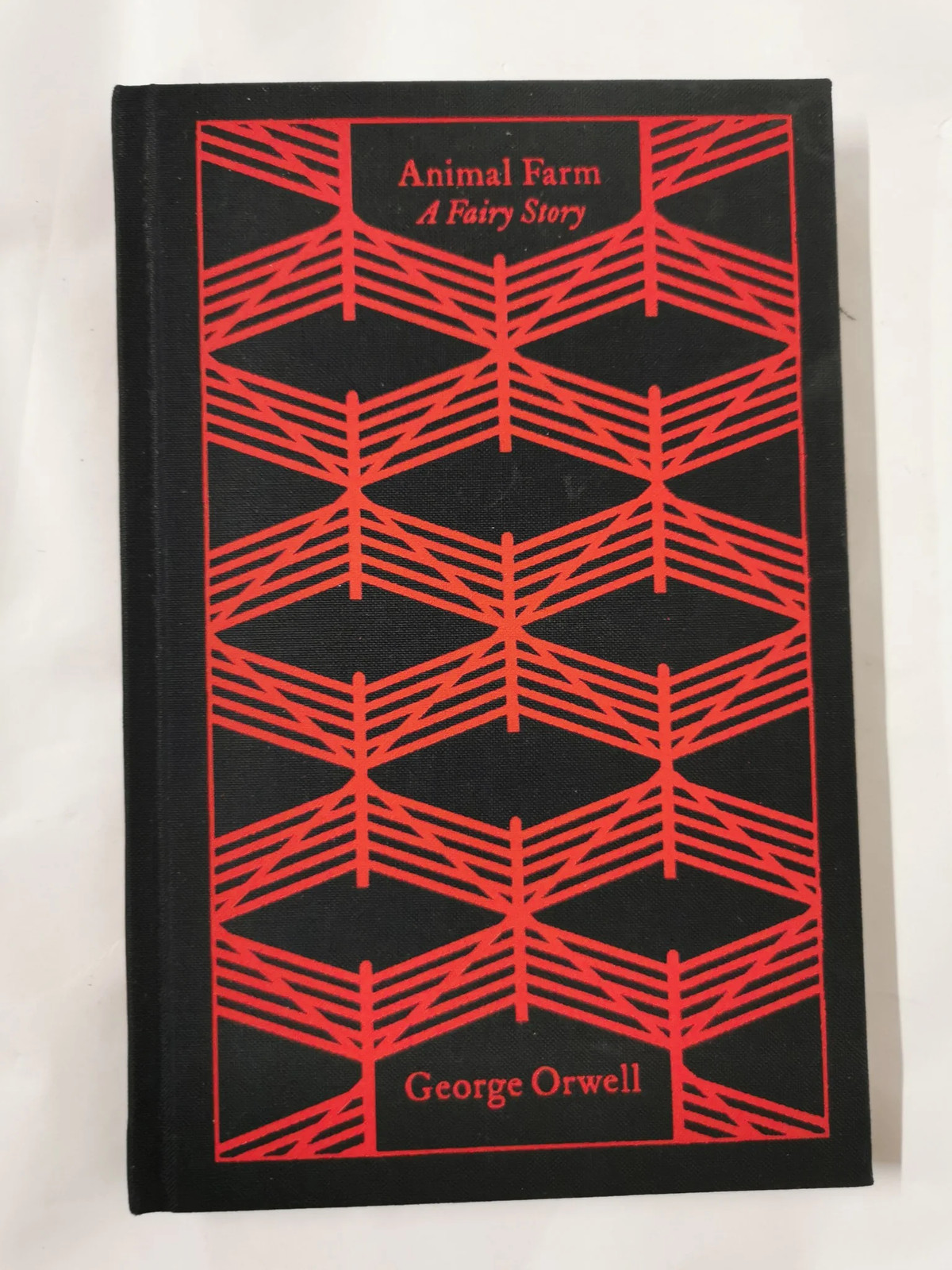 Animal Farm: a fairy story (Penguin Clothbound Classics)