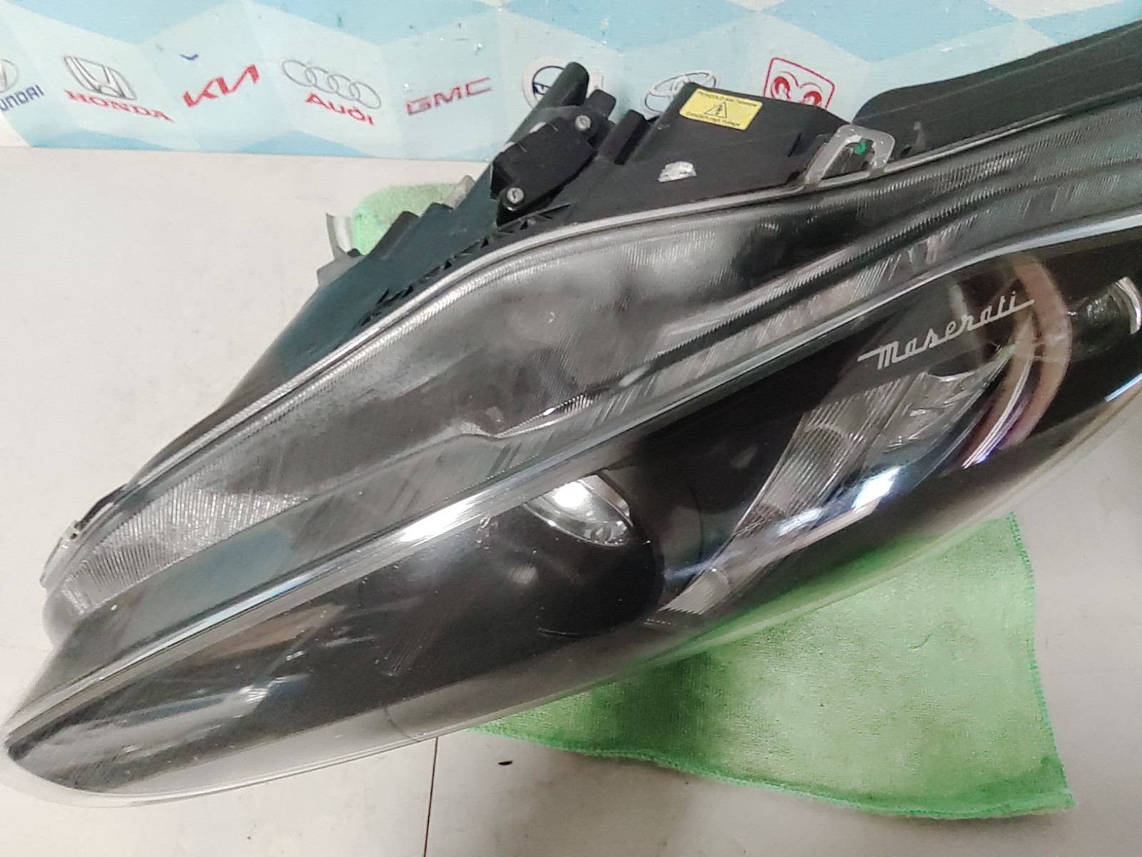 2013 MASERATI GRANTURISMO GT SPORT XENON HEADLIGHT LEFT  OEM 2014 2015 2016 17