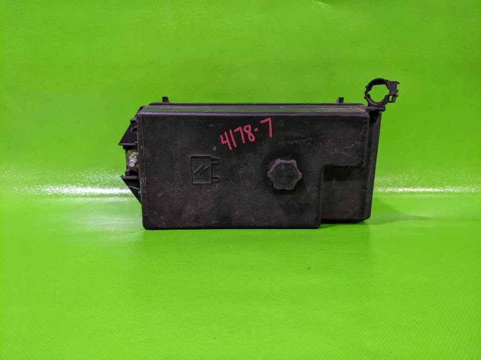 00-05 CENTURY ENGINE FUSE RELAY BOX OEM 4178-7 - Image 2 of 3