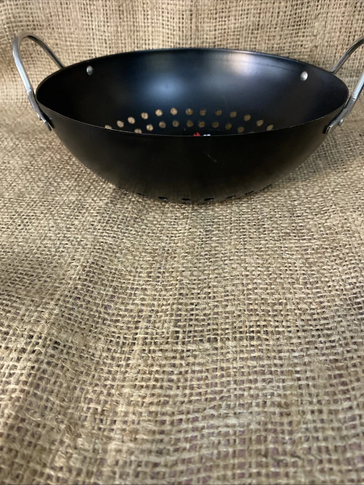 Cesta de parrilla antiadherente Char-Broil negra/plateada de acero inoxidable 8 pulgadas P3 Foto 3 de 4