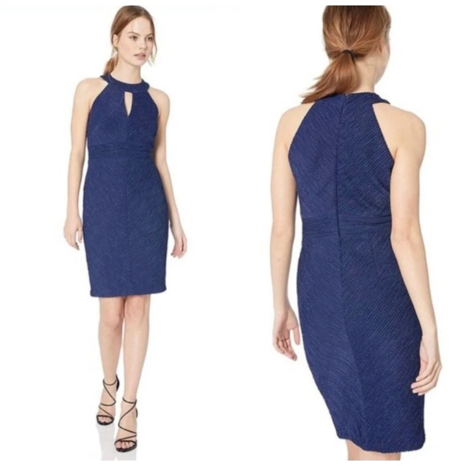 Платье-футляр женское Eliza J 12 с бретелью через шею темно-синее с металлической полосой вырезом - Изображение 3 из 4