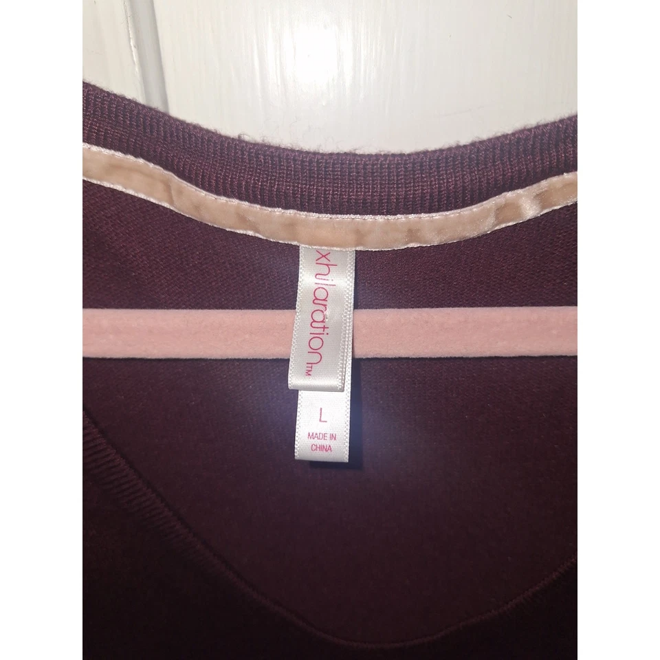 Vestido Suéter Xhilaration Juniors Talla Grande Bordeña Diseño Geométrico Vacaciones Foto 4 de 4