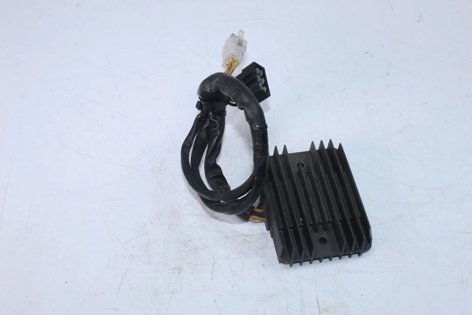 04-08 Regulador de voltaje rectificador de raya media Kawasaki Vulcan 1600 Vn1600b Foto 2 de 4