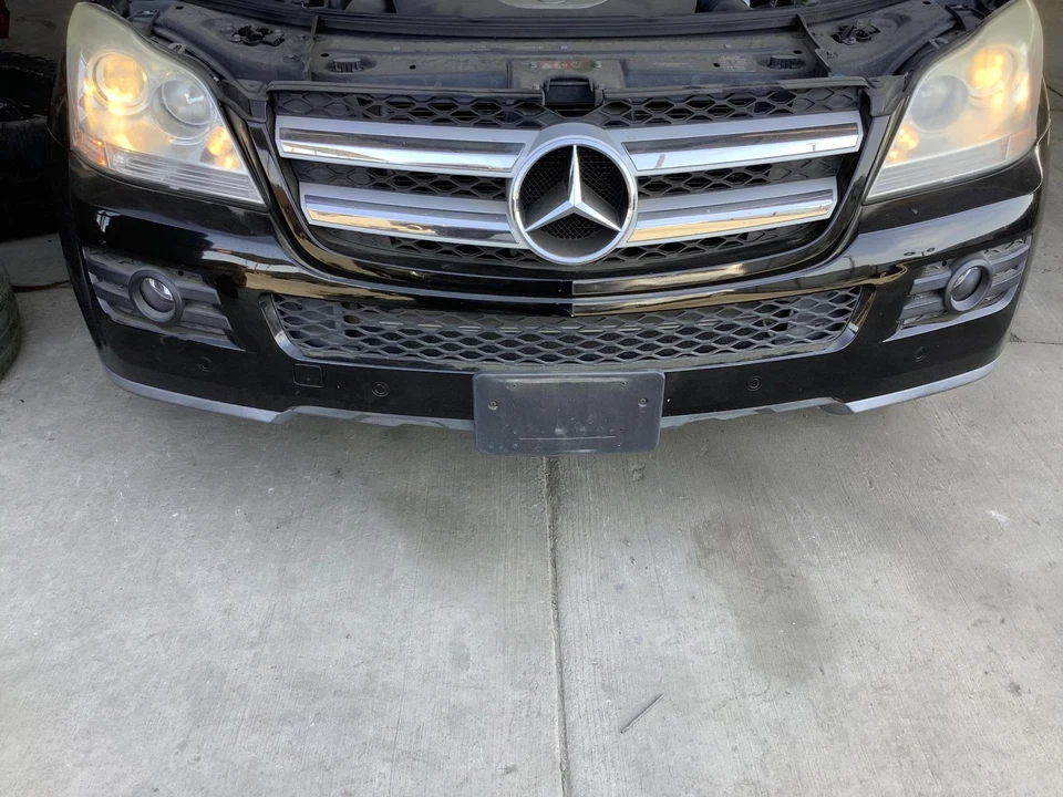 Conjunto de parachoques delantero usado se adapta a: Mercedes-benz Mercedes clase gl 164 2008 Foto 2 de 4