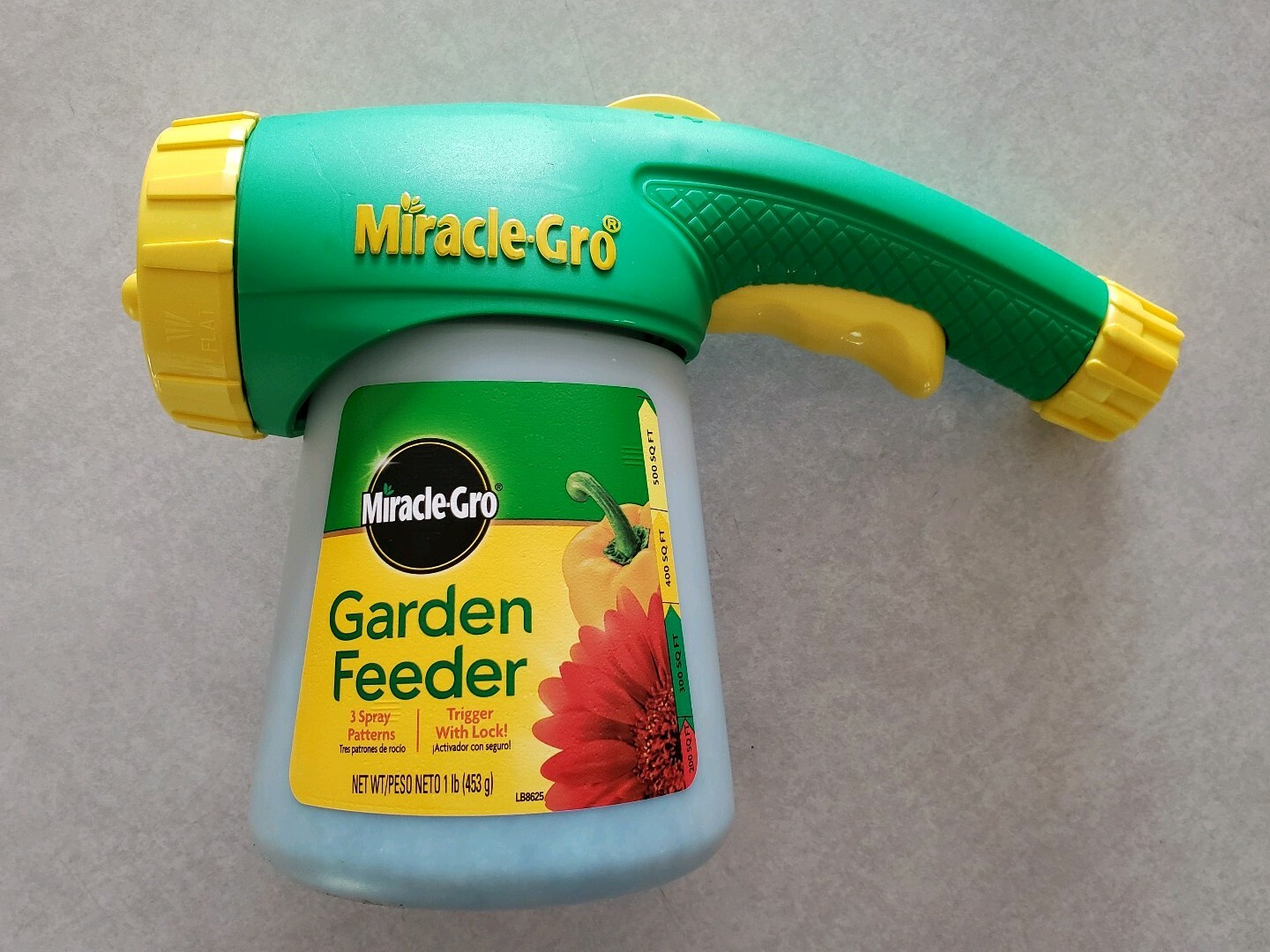 Miracle Gro Garden Feeder Comes With 1lb Of All Purpose Plant Food