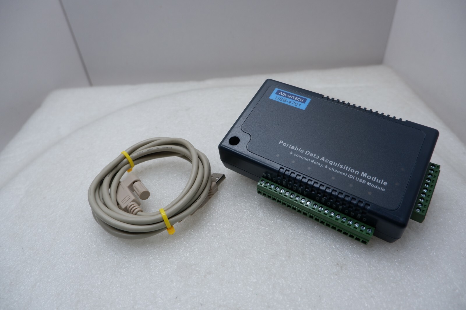 Advantech USB-4761 Portable Data Acquisition Module 8-ch Relay, 8-ch IDI USB Mod