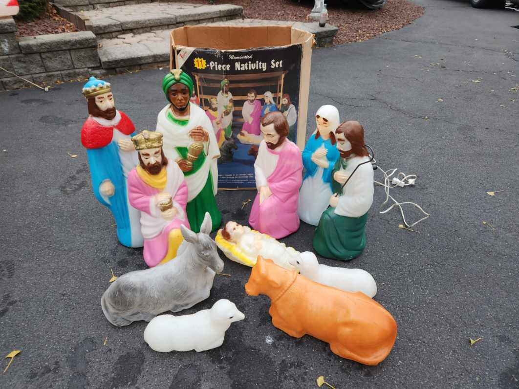 VINTAGE BLOW MOLD CHRISTMAS NATIVITY SET 11 PIECE WITH BOX EMPIRE 1345