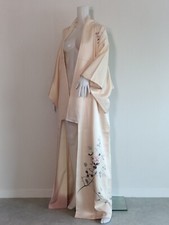 Kimono Robe / Japanese Elegant Light Pink Silk Vintage Kimono 0219250003
