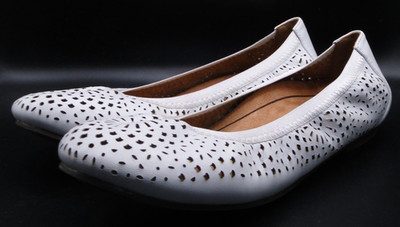 Vionic Shoes Women's 6 Robyn Perf NPA Leather Ballet Flat White