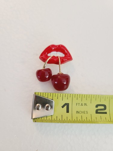 NWOT Red Lips Cherries Brooch Pin ~ Cherry Kiss Brooch Pin Gold Tone - Picture 6 of 7
