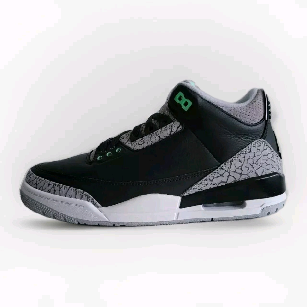 NIKE AIR JORDAN 3 RETRO ,,Green Glow'' SIZE UK 7.5 EUR 42 (CT8532 031)