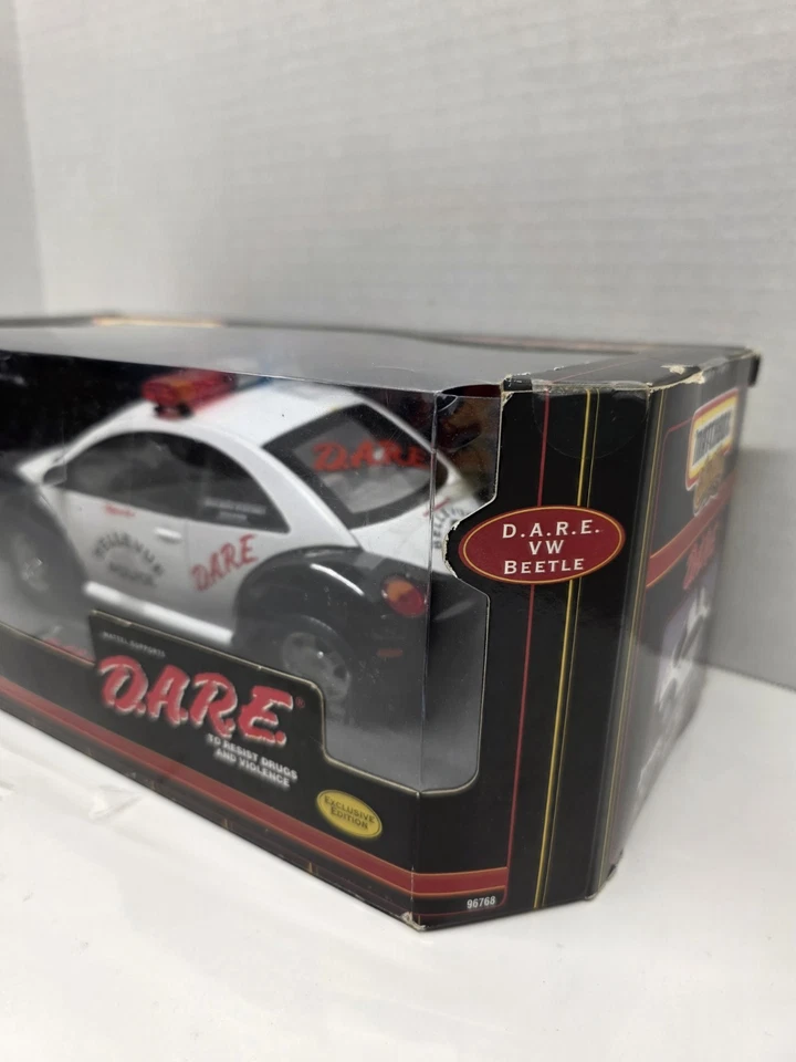VW Beetle 1/18 Scale Diecast DARE Bellevue Police - Matchbox Collectible New!! - Image 3 of 4