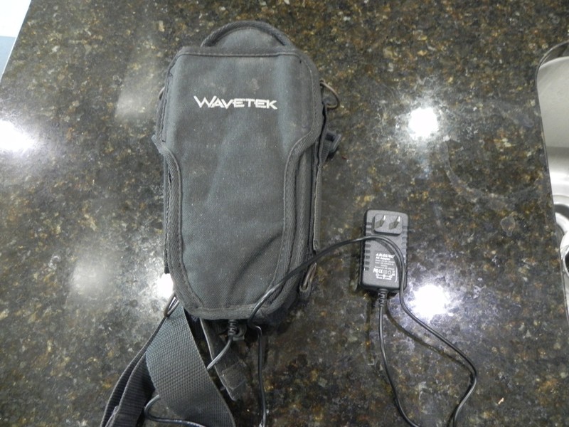 working Wavetek CL1-1450 with AC adaptor RF leak detector quick reference guide
