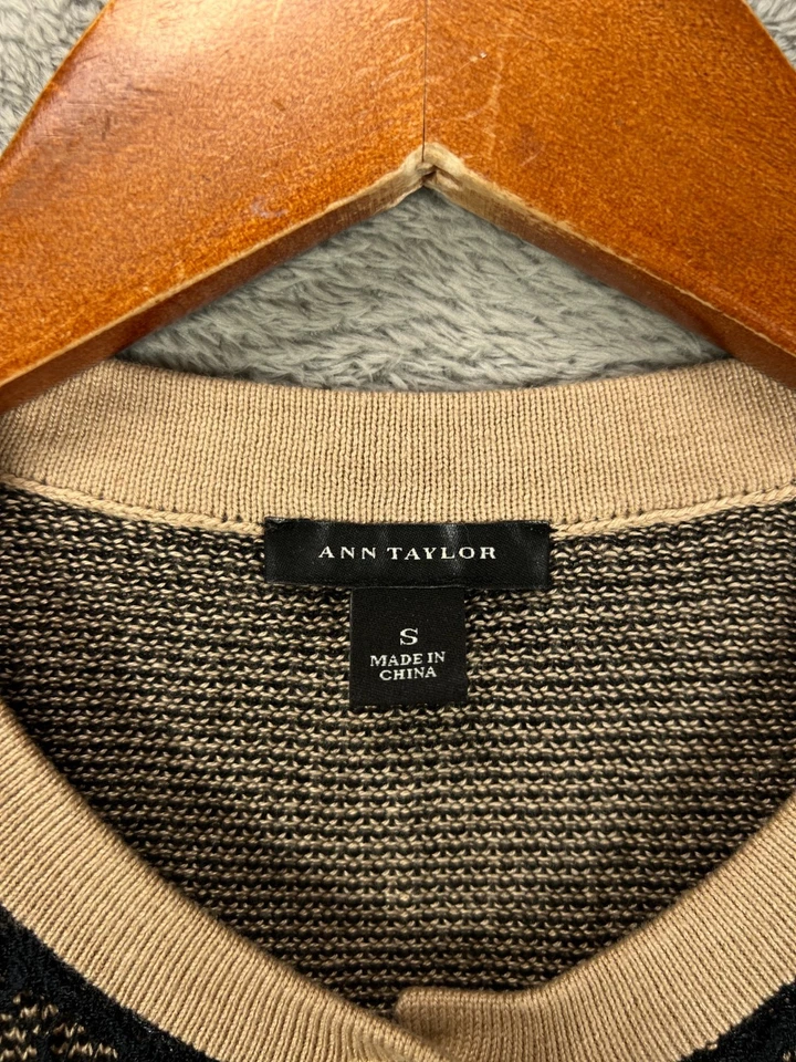 ANN TAYLOR Mujer Pequeño Cárdigan Marrón Negro Encaje Superposición Suéteres Topper Botón Foto 3 de 4