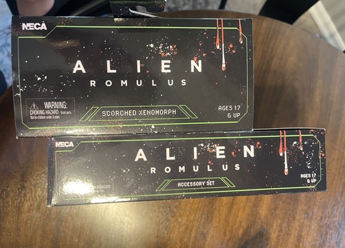 NECA Toys Alien Romulus Neu in OVP Sold Out Konvolut schneller Versand in der Hand Zubehör - Bild 14 von 14