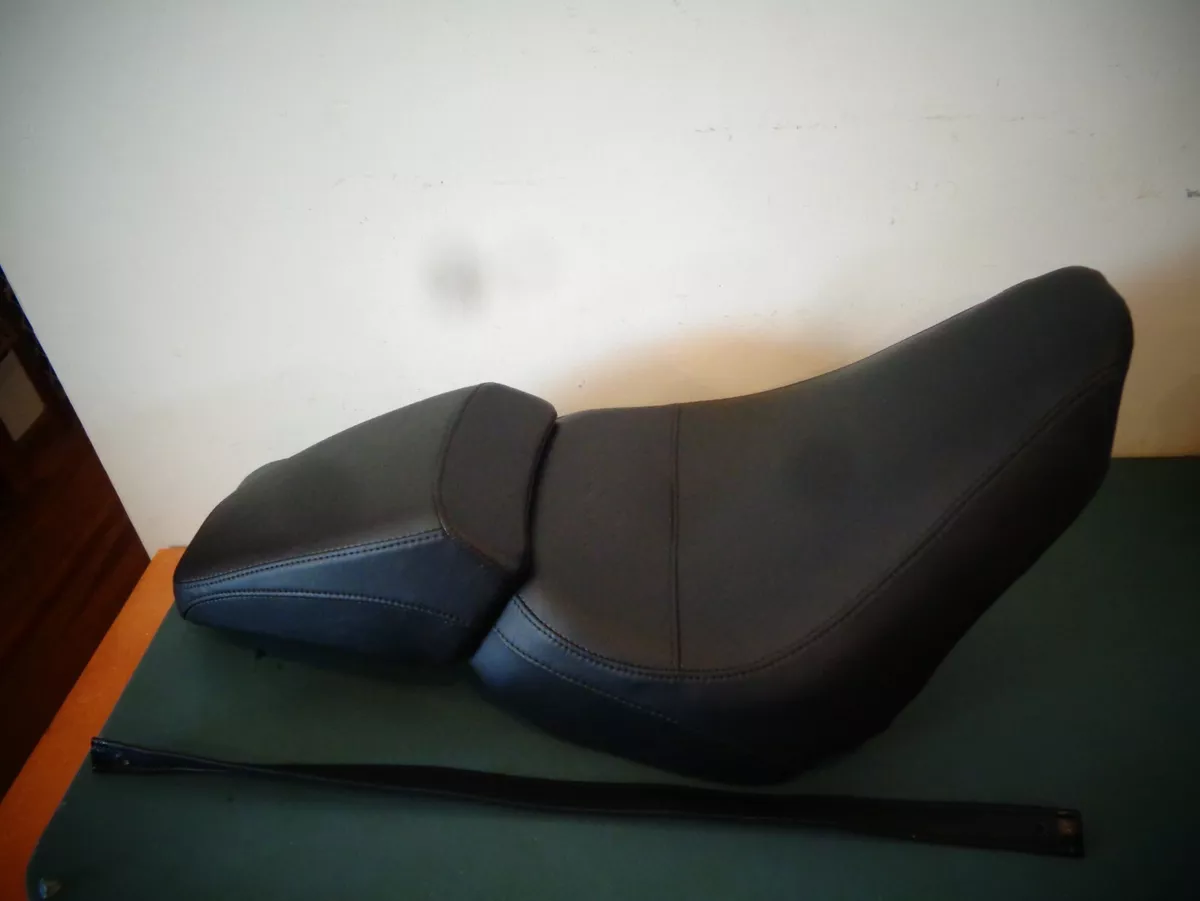 HARLEY DAVIDSON TWO UP SEAT SPORT GLIDE OEM SEAT 18 21 FLSB NEW