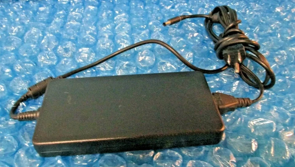 Genuine Dell Alienware Flextronics 240W 19.5V AC Adapter PA-9E 0FHMD4 - Image 3 of 4