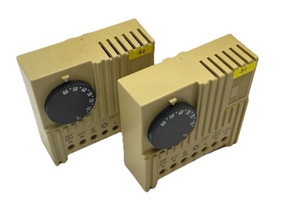 Rittal SK3110 Internal Enclosure Digital Thermostat LOT OF 2
