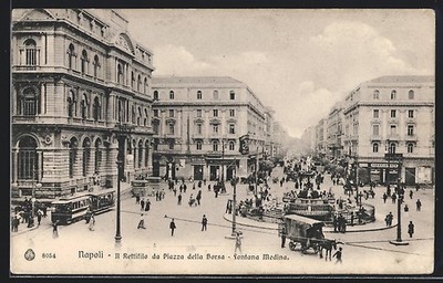 Postcard Napoli, Il Rettifilo da Piazza della Borsa & Fontana Medina, tram 