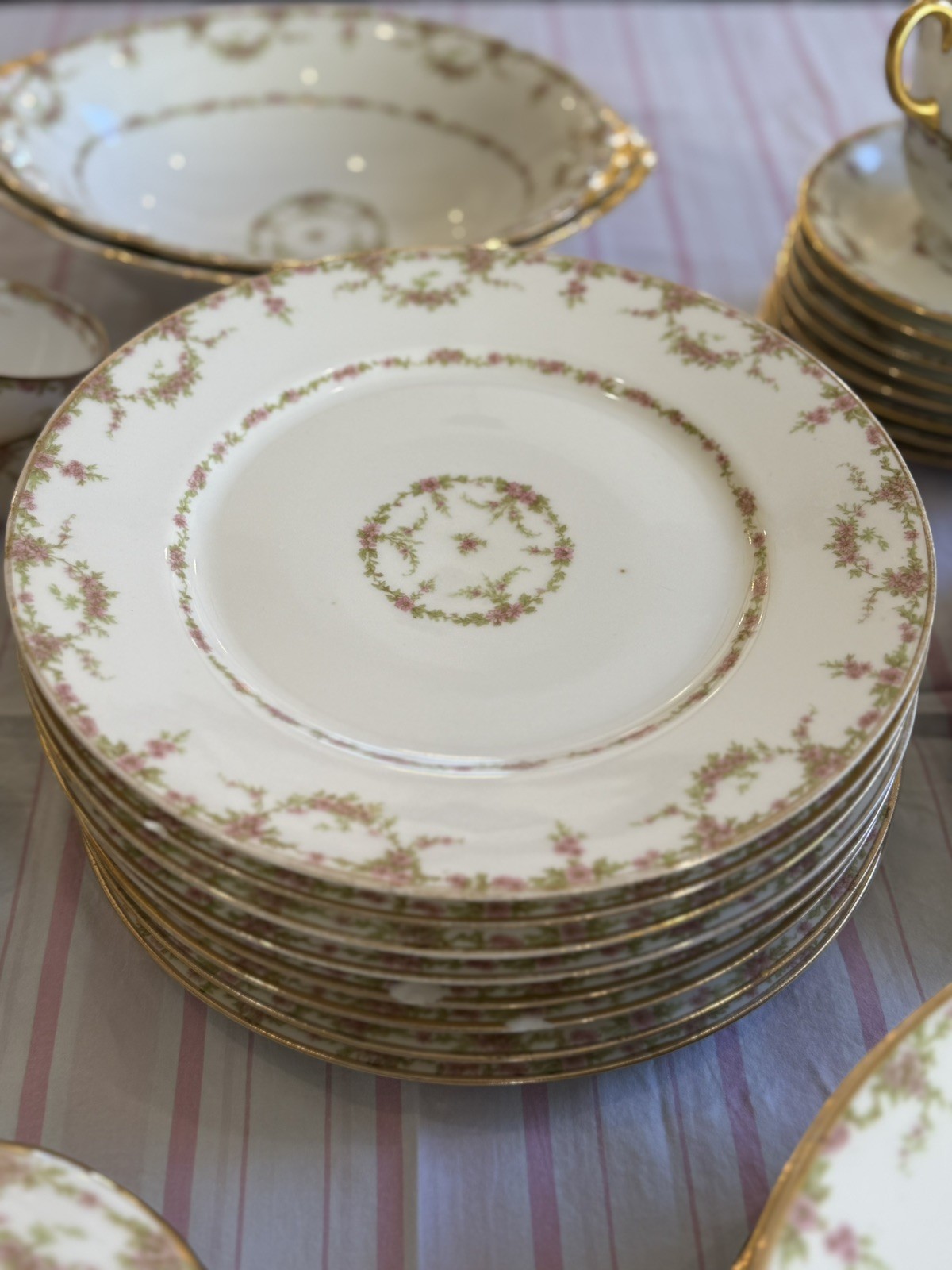 ~ 8 Place Settings ~ Pink Roses Gold