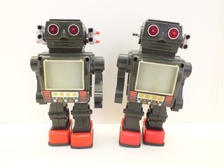 VINTAGE 1980s X2 11" HIGH ROBOTS UNTESTED SOLD AS SPARES REPAIRS (R11)