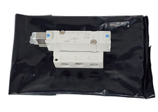 NEW SMC SY7240-5LOZ-02 DOUBLE SOLENOID VALVE SY72405LOZ0 WITH BASE