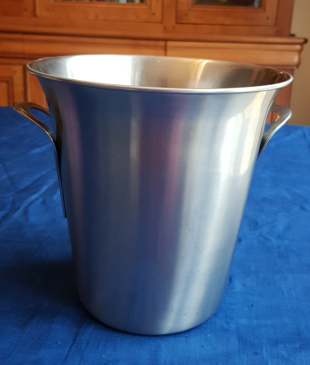 Seau à champagne Guy Degrenne vintage en métal inoxydable, refroidisseur vin en inox. - France Seau à champagne Guy Degrenne vintage en métal inoxydable, refroidisseur vin en inox. - France