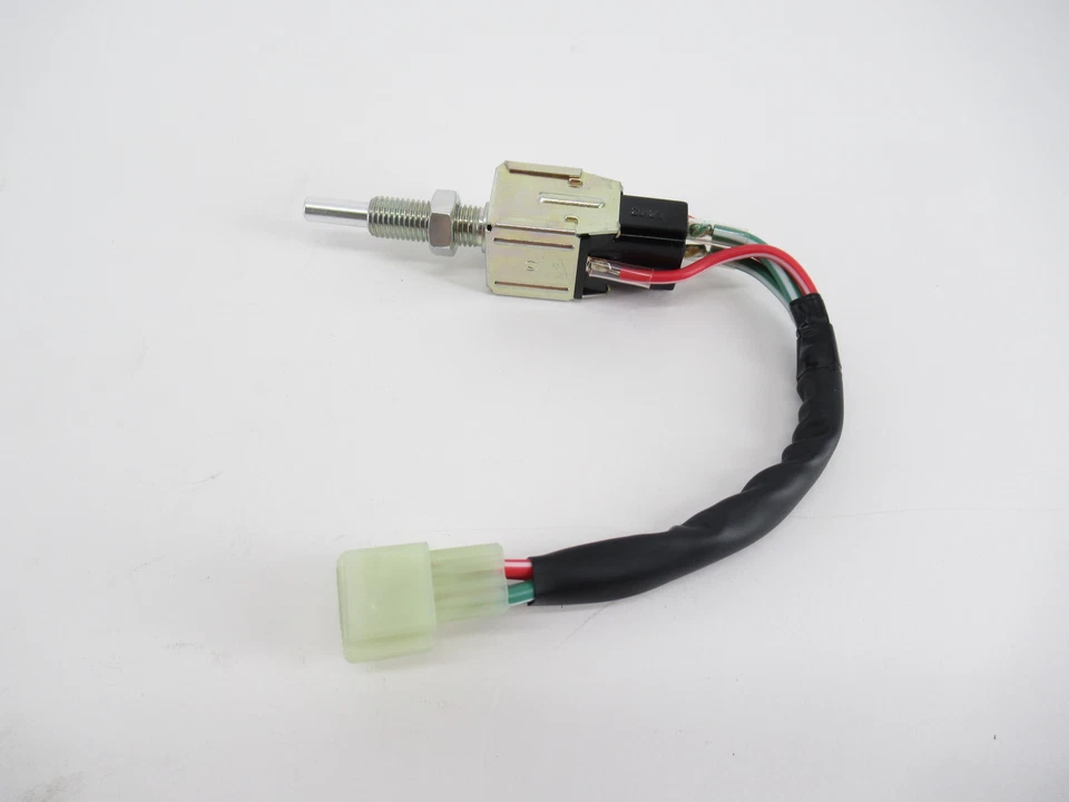 Interruptor de lámpara de freno original OEM Toyota 84340-12012 71-80 Land Cruiser 75-78 Corolla Foto 2 de 4