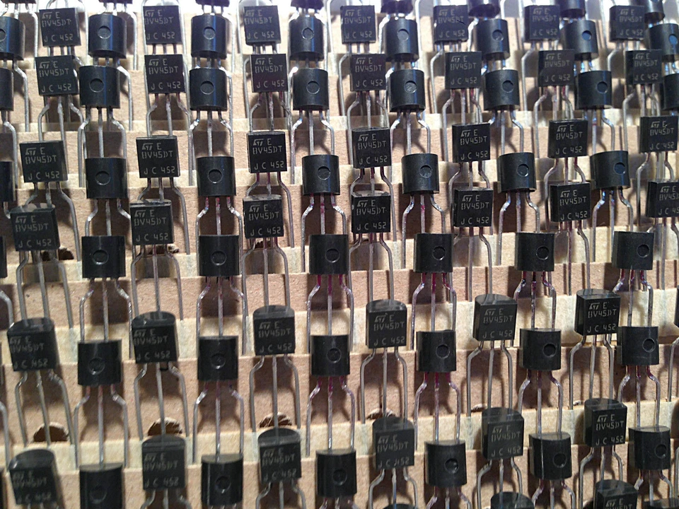 2.000 Stück/ 2.000 pieces STBV45 = MJE13002A in TO-92 13003 13001 NEW ~ - Bild 4 von 4