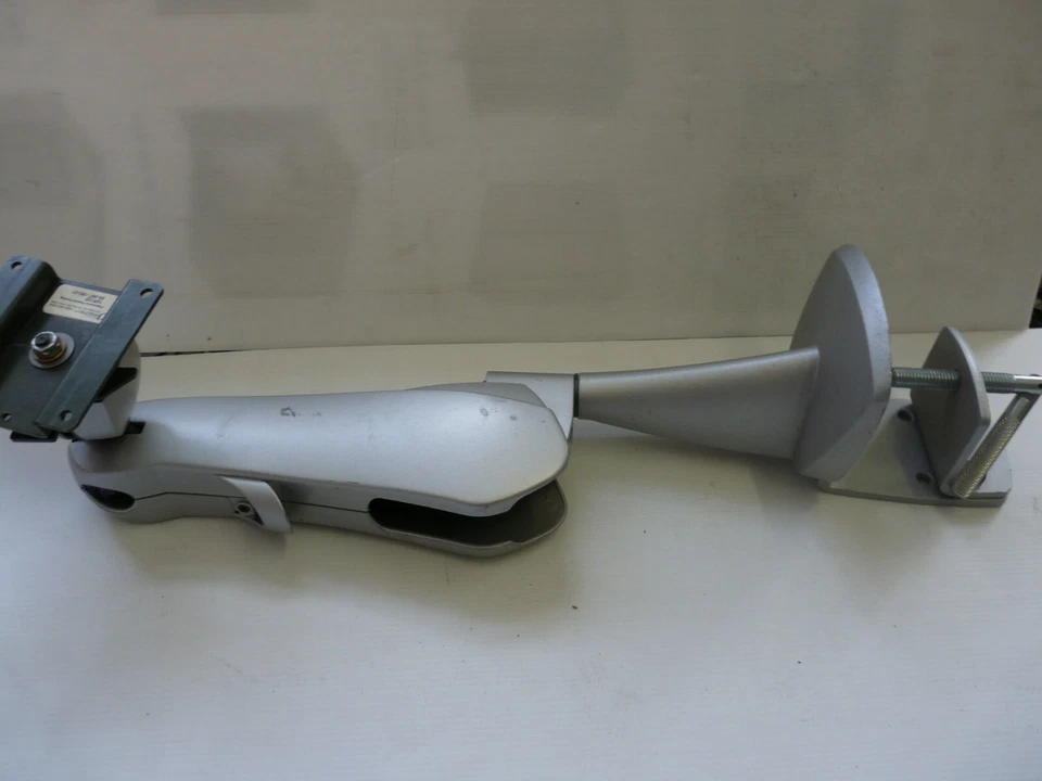 Ergotron Desk Clamp mounted monitor screen arm, Silver, PT N0 145105 - Image 2 of 4