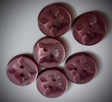 1/2" Mulberry Star Design Craft/Clothing Buttons