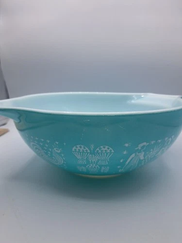 Vintage Pyrex Cinderella 1 1/2 Quart Bowl Amish Butterprint Turquoise Milkglass
