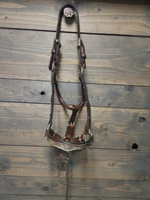 WESTERN SILVER SHOW HALTER YEARLING WITH LEAD