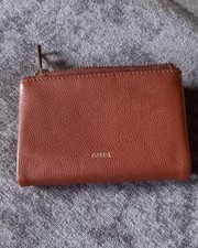 Genuine Leather Fossil Purse excellent condition 