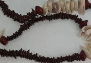 VTG Handcrafted Natural Shell and Wood Beaded Necklace and Bracelet Set
