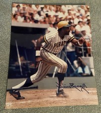 PITTSBURGH PIRATES WILLIE STARGELL SIGNED 8X10 COLOR PHOTO