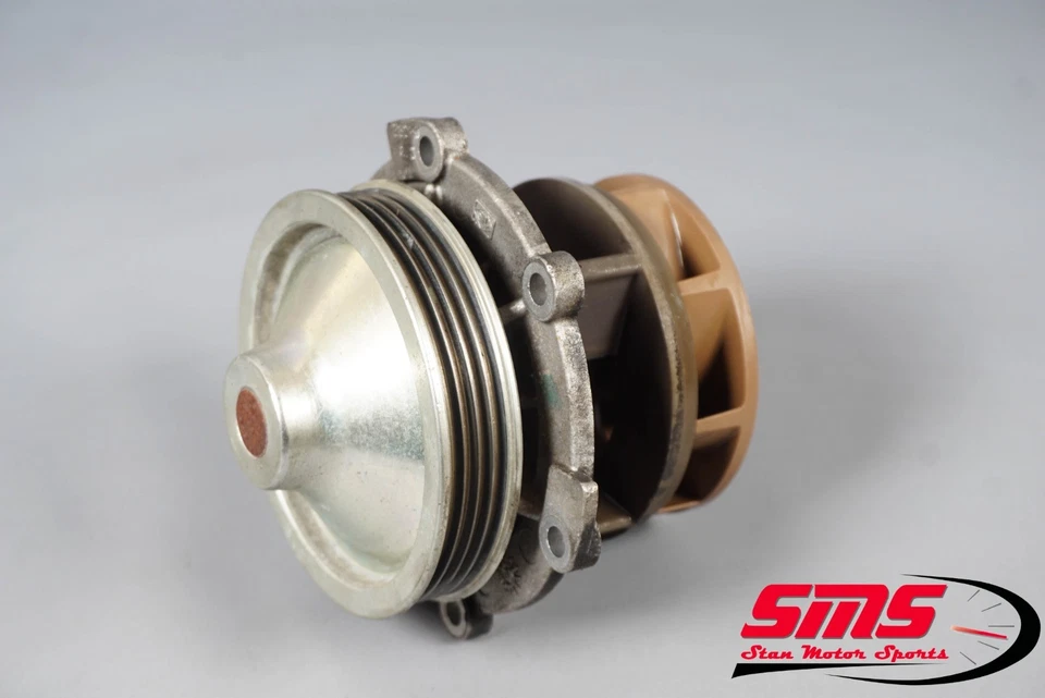 Bomba de agua Maserati GranTurismo Ferrari California 04-19 36 k OEM Foto 3 de 4