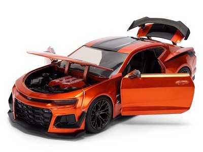 2024 CHEVROLET CAMARO ZL1 1LE ORANGE 1/24 DIECAST MODEL CAR BY