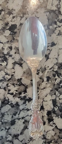 BURGUNDY-REED & BARTON STERLING TABLE SERVING SPOON 8 3/8'  90 g sterling silver