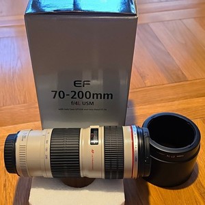 Canon EF 70-200mm f/4L USM Zoom Lens EF Mount AF/MF with Hood & Box