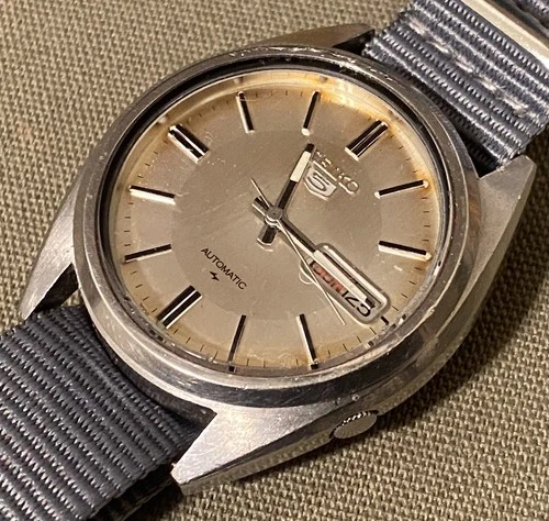 Vintage Seiko 5 Five 7009-8740 Automatic Men’s Watch Patina Dial