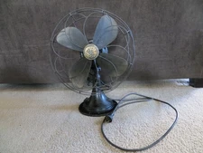 VINTAGE DELCO 4 METAL BLADED 3 SPEED OSCILLATING FAN - GENERAL MOTORS