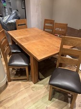 Solid Oak Extendable Dining Table With 6 Oak chairs