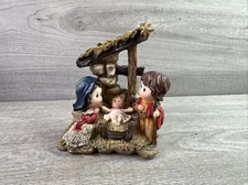 Christmas Holy Family Nativity Manger Figurine Baby Jesus Mary Joseph Lamb 6x5x3