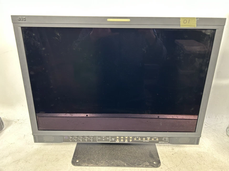 JVC DT-V24L3D Full HD 24” Studio LCD Monitor HD SDI with stand ref 1 - Image 2 of 4